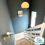 펜션 Hallow Mannor By Furnished Business - Near Convention Centre - Contractors - Relocating Families *
