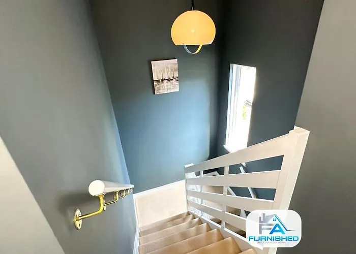 Feriehus Hallow Mannor By Furnished Business - Near Convention Centre - Contractors - Relocating Families *